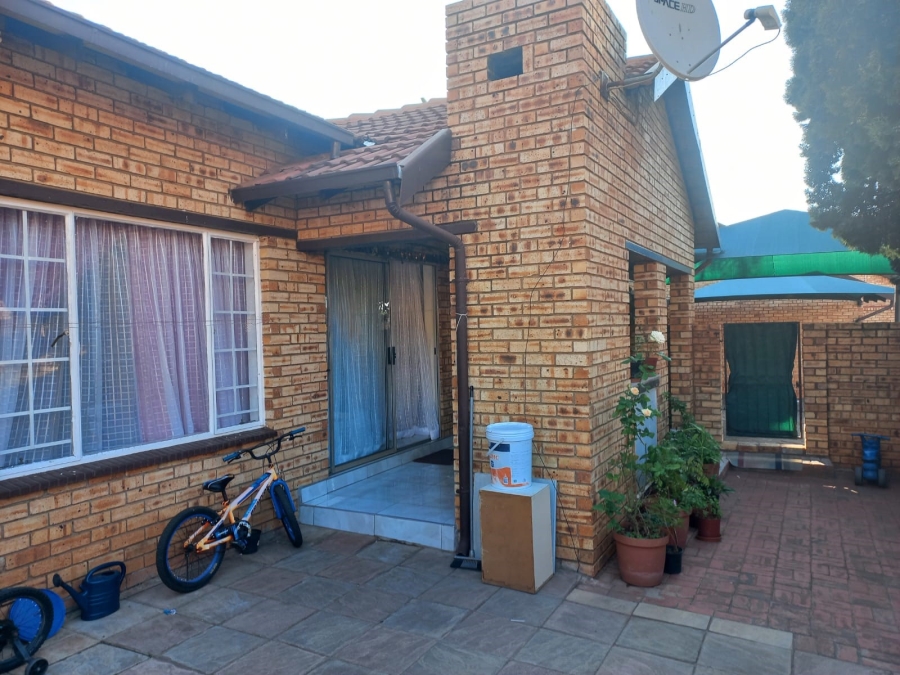 3 Bedroom Property for Sale in Safari Gardens North West